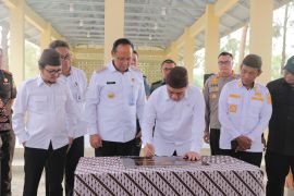 Wamendes PDT resmikan bangunan sarana dan prasarana wisata Batu Belubang