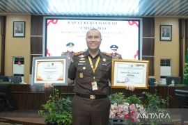 Kejari Labuhanbatu dapat penghargaan dari Kejati, bukti supremasi hukum