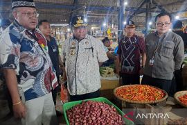 Papua Barat masifkan operasi pasar cegah lonjakan harga bapok jelang Nataru