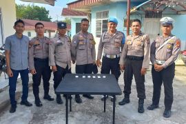 Jelang pengamanan Nataru, Polsek Mandau tes urine personel