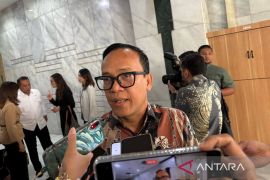 Wamenaker  mengimbau agar sejumlah provinsi segera umumkan UMP 2025