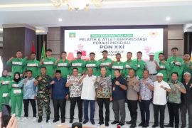 Pemkab dan Koni Langkat beri tali asih kepada atlet peraih medali PON