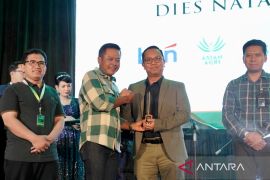 USU berikan penghargaan kepada dosen dan mahasiswa berprestasi