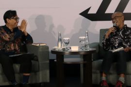 Pakar Unair kupas tiga buku terbaru karya Todung Mulya Lubis