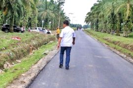 Jalan penghubung dua kecamatan di Simalungun diperbaiki