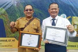 Bank Kalsel mendapat penghargaan sebagai mitra pendukung Proklim 2024