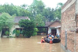 Banjir bandang putus jalur provinsi Trenggalek-Ponorogo-Pacitan