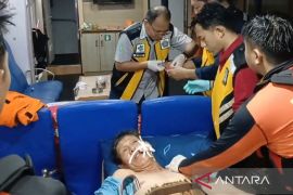 Tim SAR gabungan evakuasi ABK China terluka dari Kapal Wanhang 2