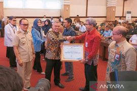 Kemenkeu menyerahkan DIPA-TKD Sulsel 2025 sebesar Rp52,44 triliun