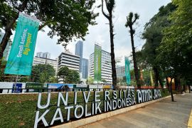 Atma Jaya sediakan drinking water fountain di RTH kampus Semanggi