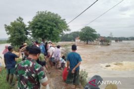 Pemkab Sumenep salurkan bantuan tanggap darurat untuk korban banjir