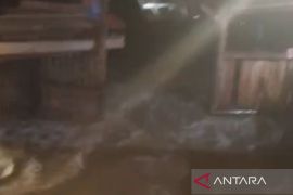 Banjir rob rendam rumah warga di selatan Sukabumi