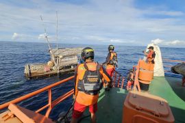 Basarnas Ternate  selamatkan penjaga rumpon yang sempat hanyut