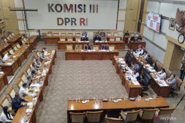 Hinca Panjaitan duga polisi tembak warga di Kalteng karena ingin beli sabu