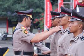 Polisi harus jadi pejuang kemanusiaan