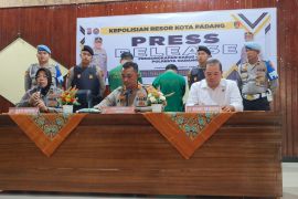 Polresta Padang ungkap kasus pencurian sepeda motor oleh Polisi gadungan (Video)