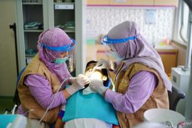 Tujuh bahaya salah pilih klinik gigi untuk pasang behel