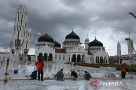 Persiapan Masjid Raya Baiturrahman untuk lokasi peringatan 20 tahun tsunami Aceh