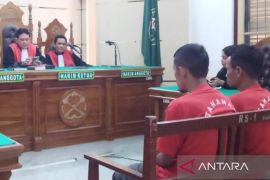 Dua kurir 10 kg sabu dan 18.000 butir ekstasi divonis mati