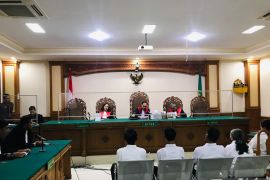 Kejari Tabanan tuntut berbeda lima terdakwa dugaan korupsi dana APM