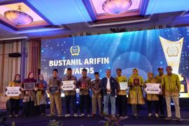 Sejumlah paguyuban UMKM raih Bustanil Arifin Award 2024