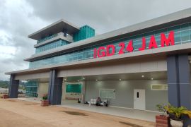 Seorang kakek digigit Komodo saat istirahat di kebun