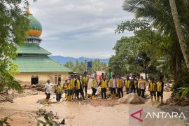 BBWS II Medan turunkan alat berat untuk evakuasi material banjir di Tapsel