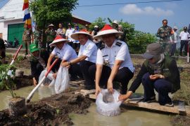 Penyaluran 165.000 bibit ikan upaya wujudkan ketahanan pangan