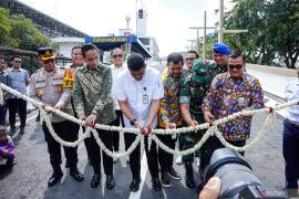 Bobby resmikan overpass naik turunkan penumpang di Stasiun Kereta Api