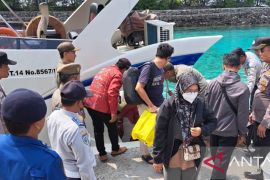 Ribuan wisatawan padati Kepulauan Seribu sambut Nataru