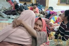Ratusan korban banjir bandang Tapsel masih bertahan dilokasi pengungsian