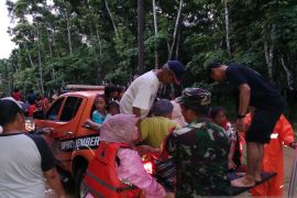 Tempurejo Jember banjir, puluhan warga terpaksa mengungsi