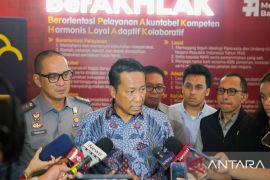 Pengampunan koruptor tetap dengan persetujuan MA dan DPR