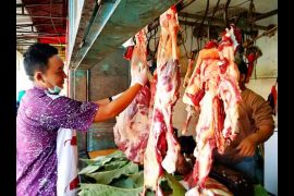Pemkab Lumajang memastikan stok daging aman jelang Natal