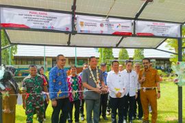 SMPN 11 Banjarbaru creates android-based plant watering app