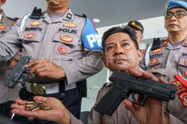 Pemeriksaan senjata api polisi