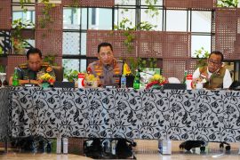 Kapolri minta jajarannya antisipasi mobilitas warga di kawasan Anyer saat Nataru