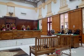 Terdakwa korupsi IMB Gedung Balai Merah Putih minta dibebaskan, ini alasanya