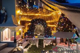 Gambar ucapan Natal dan Tahun Baru 2025 menarik, bisa diunduh gratis