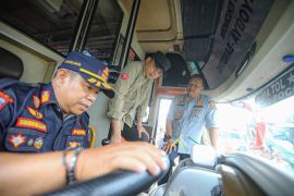 Pemkot Bandung menggelar "ramp check" pastikan bus aman saat libur Nataru