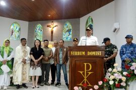 Ibadah Misa Malam Natal di Belitung berlangsung kondusif