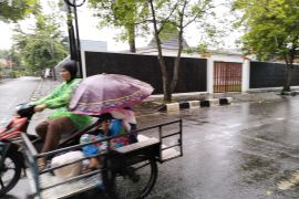 BMKG prakirakan sebagian besar Indonesia diguyur hujan pada Minggu