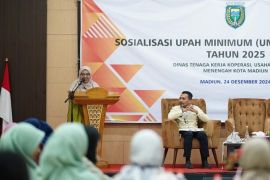 Disnaker Kota Madiun sosialisasikan UMK 2025 ke perusahaan