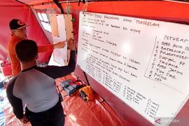 Tim SAR gabungan tambah titik pencarian balita hanyut di Surabaya