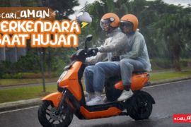 Honda Babel bagikan tips aman berkendara saat hujan