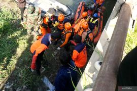 Balita hanyut di Surabaya ditemukan