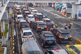 206.016 orang menyeberang dari Pelabuhan Ketapang ke Gilimanuk sejak H-7 Natal