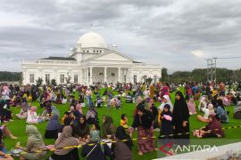 Ratusan warga Kota Bengkulu kunjungi Pendopo Merah Putih selama libur