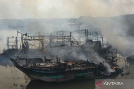Jumlah kapal terbakar di Pelabuhan Tegal menjadi 22 unit