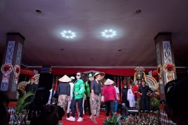 PDI Perjuangan rayakan Hari Ibu lewat parade beragam profesi